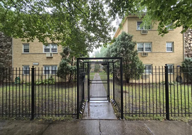 1819-w-touhy-ave-4-chicago-il-60626/hzid_f706a4be