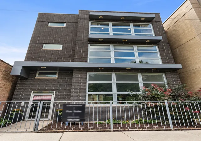 2207-w-belmont-ave-3-chicago-il-60618/hzid_5956995c
