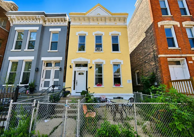 1433-w-superior-st-chicago-il-60642/hzid_d6225096