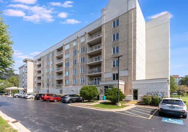 2030-saint-regis-dr-412-lombard-il-60148/hzid_b324e096