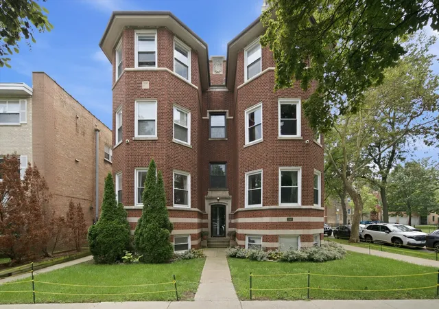 1647-w-sherwin-ave-1-chicago-il-60626/hzid_2fc864ab