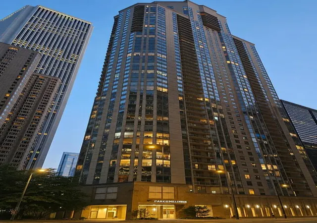 222-n-columbus-dr-3102-chicago-il-60601/hzid_63efbaac