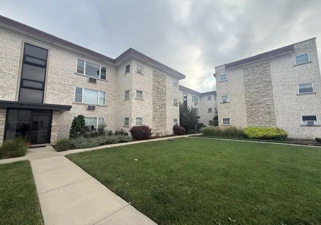5779-n-northwest-hwy-103-chicago-il-60631/hzid_d2b94414