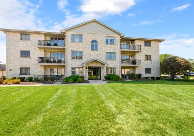 6640-183rd-street-2c-tinley-park-il-60477/hzid_a2207697