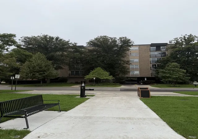 424-park-ave-402-river-forest-il-60305/hzid_df2a4855
