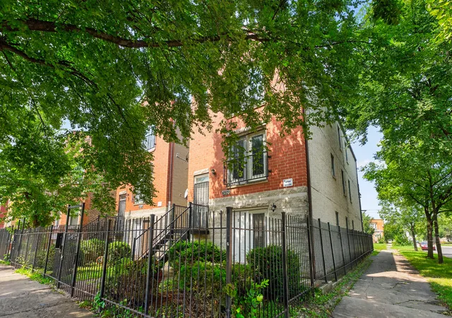 4500-w-wilcox-st-chicago-il-60624/hzid_e22562d1
