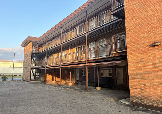 2330-n-harlem-ave-1e-elmwood-park-il-60707/hzid_153cc2ff