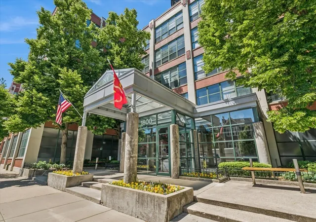 1800-w-roscoe-st-521-chicago-il-60657/hzid_5ebc4407