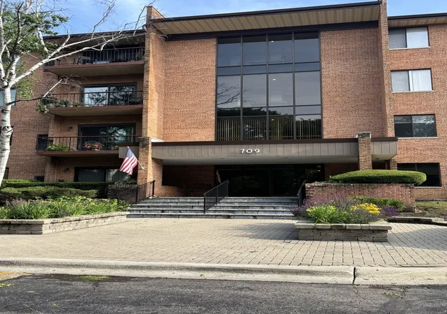 709-79th-street-408-darien-il-60561/hzid_a6de7ec7