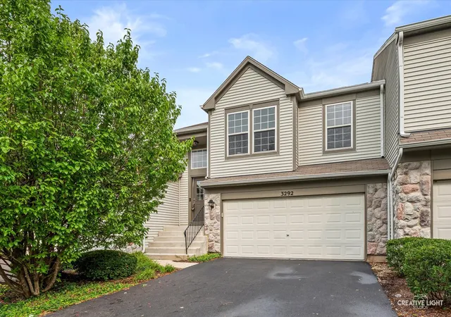3292-bromley-ln-aurora-il-60502/hzid_8117a3ff