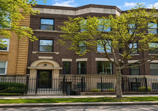4040-s-calumet-ave-chicago-il-60653/hzid_8abe70da