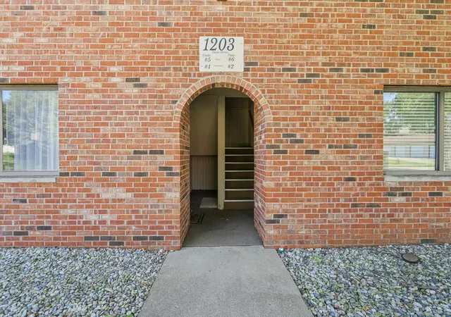 1203-dean-dr-1-urbana-il-61802/hzid_46c5e8a8