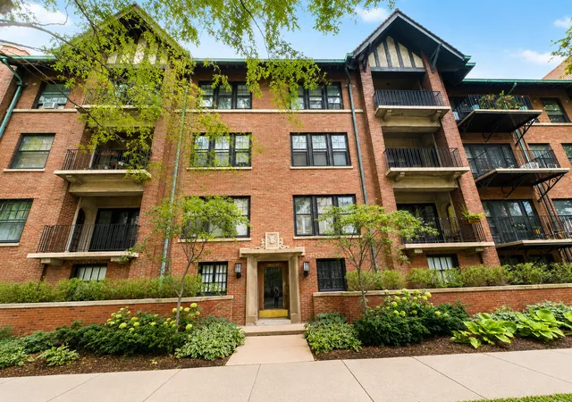 1633-e-hyde-park-blvd-3c-chicago-il-60615/hzid_44aeaf03