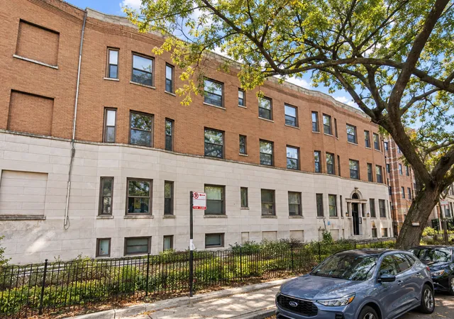 925-w-addison-st-2c-chicago-il-60613/hzid_a4de2c9c
