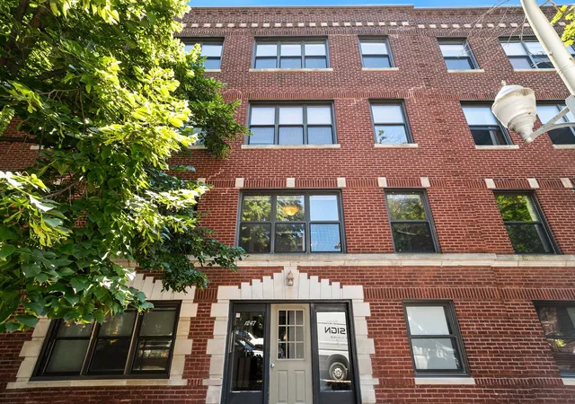 1249-w-roscoe-st-1-chicago-il-60657/hzid_89530650