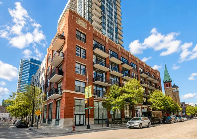 210-s-desplaines-st-2203-chicago-il-60661/hzid_67e2bded