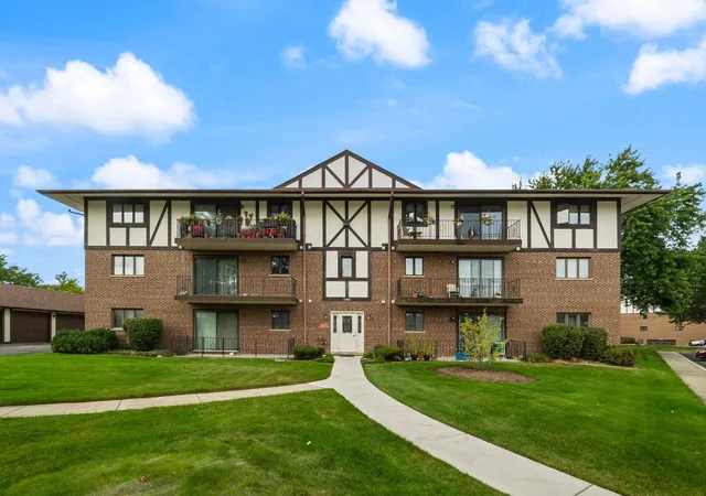 11021-s-theresa-cir-2d-palos-hills-il-60465/hzid_cb621265