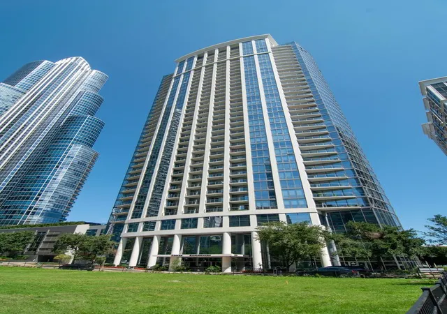 1235-s-prairie-ave-3002-chicago-il-60605/hzid_298ba1b7