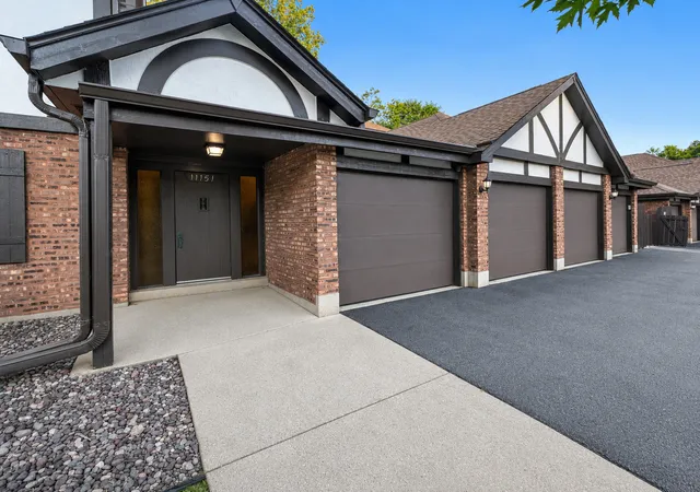 11151-cottonwood-dr-19c-palos-hills-il-60465/hzid_c0fb0aad