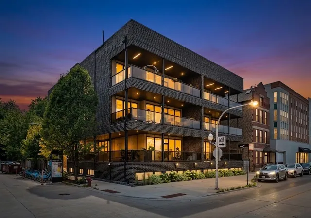 2324-n-winchester-ave-102-chicago-il-60614/hzid_6c53e562