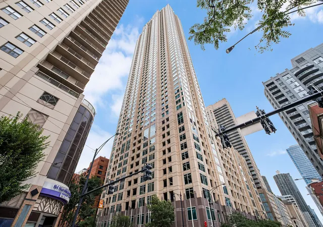 33-w-ontario-st-42es-chicago-il-60654/hzid_8239c5ce