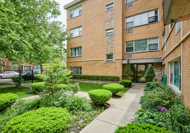 2205-w-highland-ave-1n-chicago-il-60659/hzid_faaff5e9