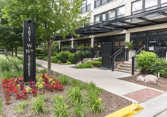 1071-w-15th-street-214-chicago-il-60608/hzid_8dda301f