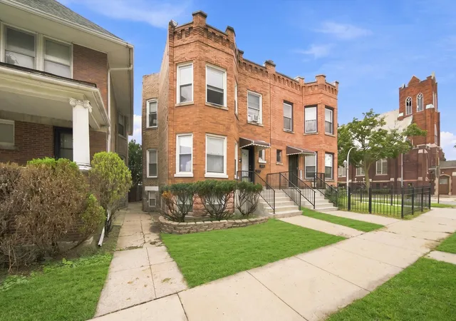 856-n-waller-ave-chicago-il-60651/hzid_36e37672