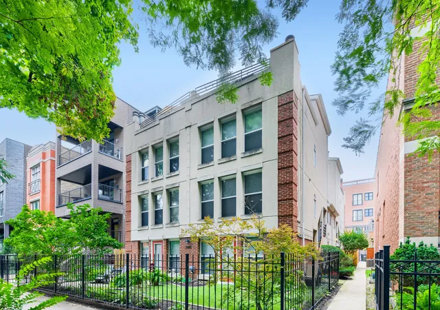 2660-n-bosworth-ave-1nw-chicago-il-60614/hzid_99ffbed5