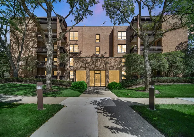 1066-shermer-rd-11-northbrook-il-60062/hzid_f7d59536