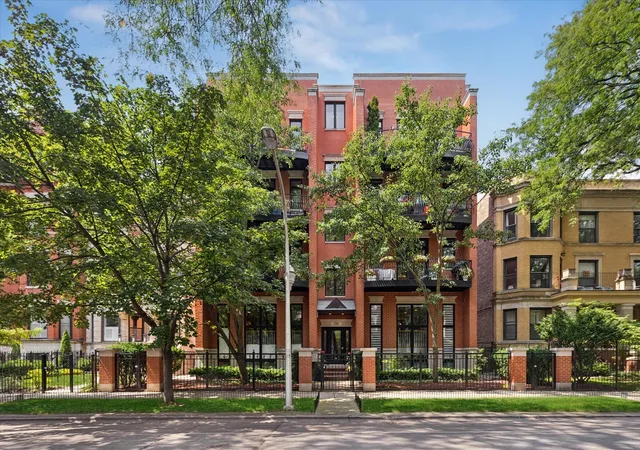 5218-n-winthrop-ave-4s-chicago-il-60640/hzid_060c3441