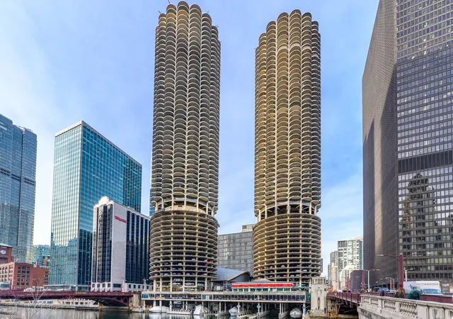 300-n-state-st-4026-chicago-il-60654/hzid_1b28fc4a