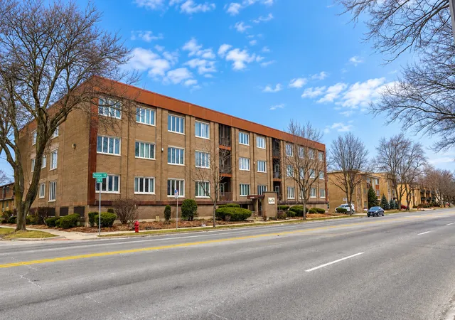 10048-s-pulaski-rd-2c-oak-lawn-il-60453/hzid_d7cad737