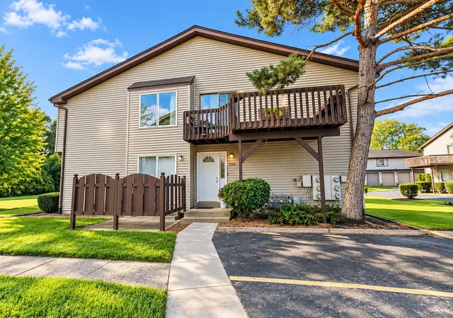 1534-timberwood-ct-1534-sycamore-il-60178/hzid_3b5ac946