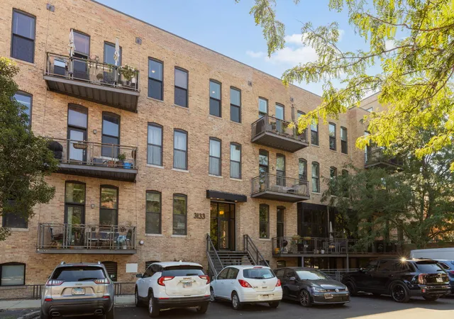 3133-n-lakewood-ave-2f-chicago-il-60657/hzid_97881b4d