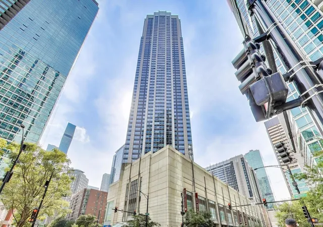 512-n-mcclurg-ct-3712-chicago-il-60611/hzid_d5d7161c