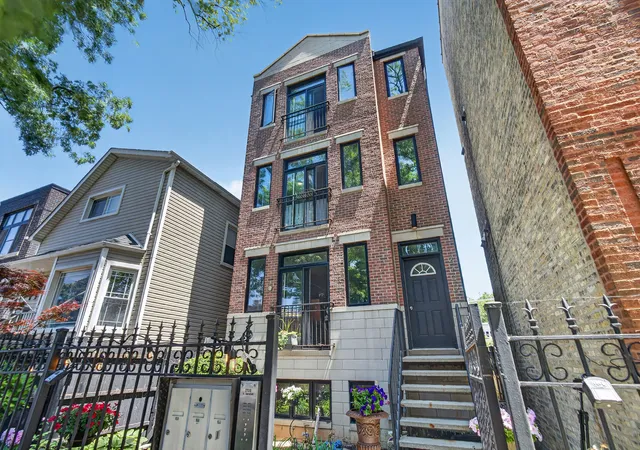 2709-n-campbell-ave-1-chicago-il-60647/hzid_26fcda9d