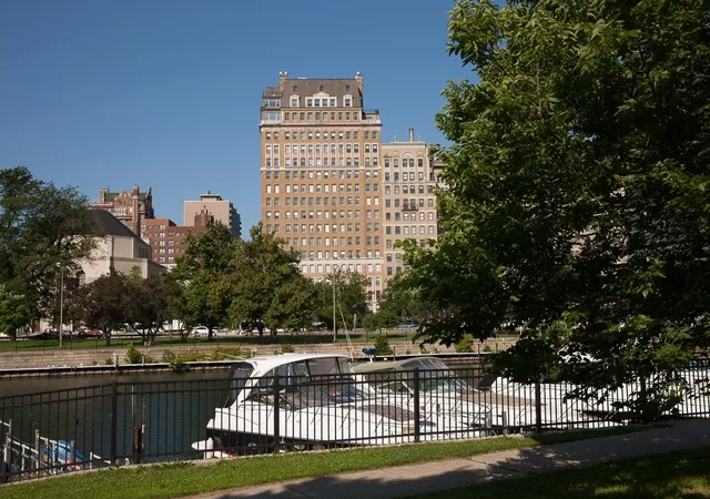3500-n-lake-shore-dr-11c-chicago-il-60657/hzid_7b68872a
