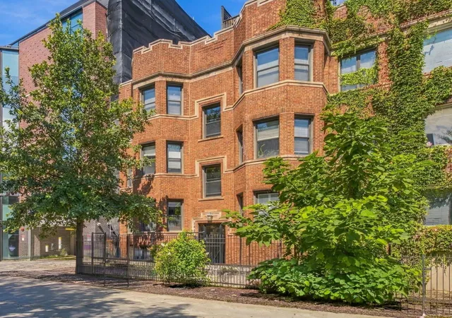 746-w-cornelia-ave-3w-chicago-il-60657/hzid_62d0fd4d