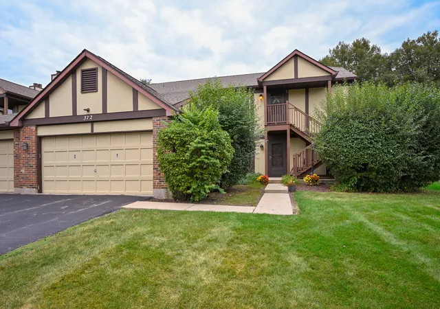 372-sandhurst-cir-3-glen-ellyn-il-60137/hzid_ba6201e2