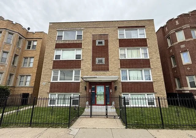 7720-s-jeffery-blvd-1s-chicago-il-60649/hzid_7f9303e1