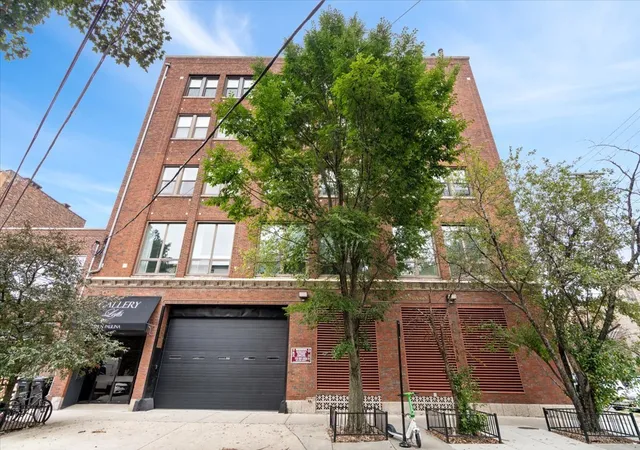 3323-n-paulina-st-3e-chicago-il-60657/hzid_901a1fc0