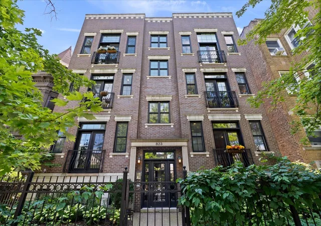 823-w-wolfram-st-3e-chicago-il-60657/hzid_20c4bb1c