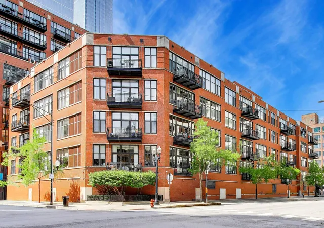 333-w-hubbard-st-209-chicago-il-60654/hzid_c3e1c285