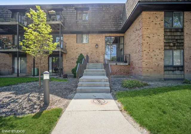4-oak-crk-dr-1504-buffalo-grove-il-60089/hzid_5c53b19e