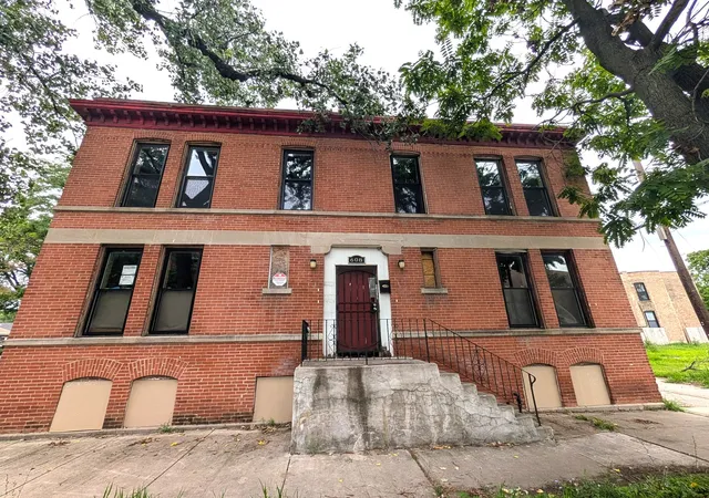 608-e-64th-street-chicago-il-60637/hzid_09c9ea9e