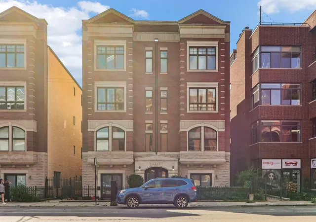 2846-n-halsted-st-4s-chicago-il-60657/hzid_4c5c7272