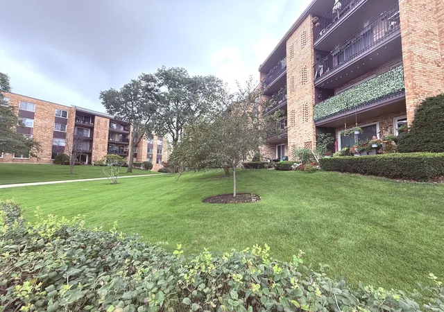 502-w-huntington-cmns-rd-438-mount-prospect-il-60056/hzid_fa8bd36d