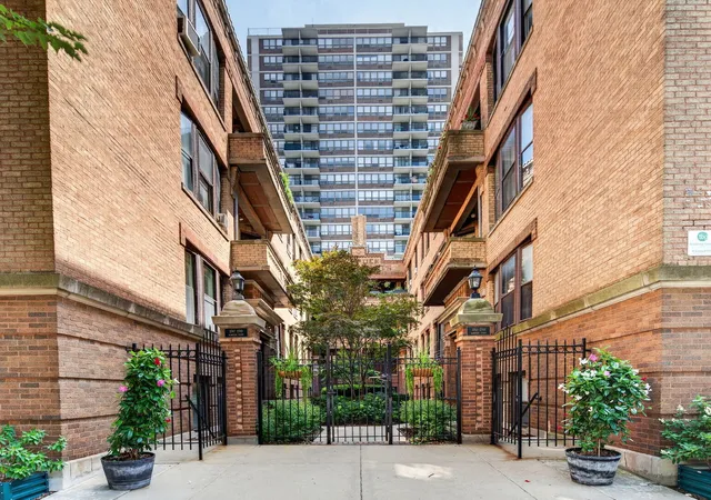 2743-n-hampden-ct-1g-chicago-il-60614/hzid_e628b084