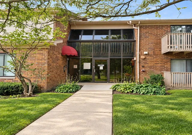33661-n-royal-oak-ln-105-grayslake-il-60030/hzid_e306714e
